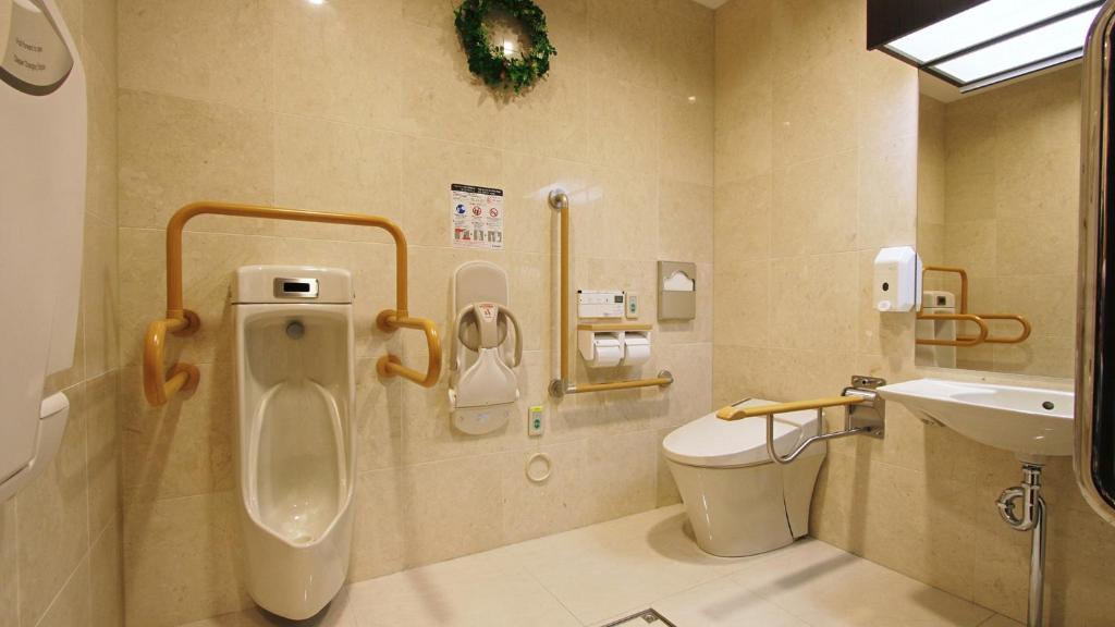 Toyoko Inn Kanda Akihabara photo 3