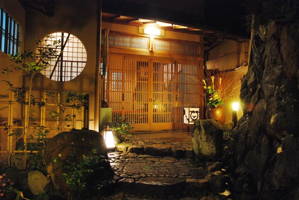 Yadoya Manjiro — photo 1