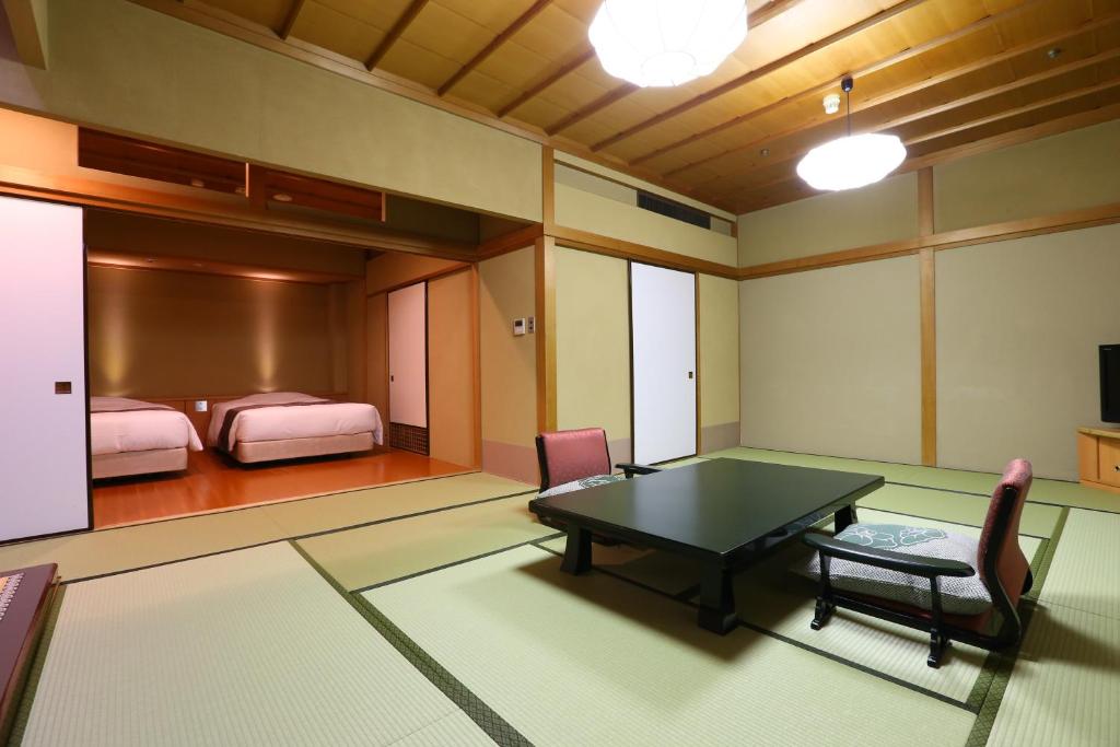Oku Yugawara Tsubaki photo 3
