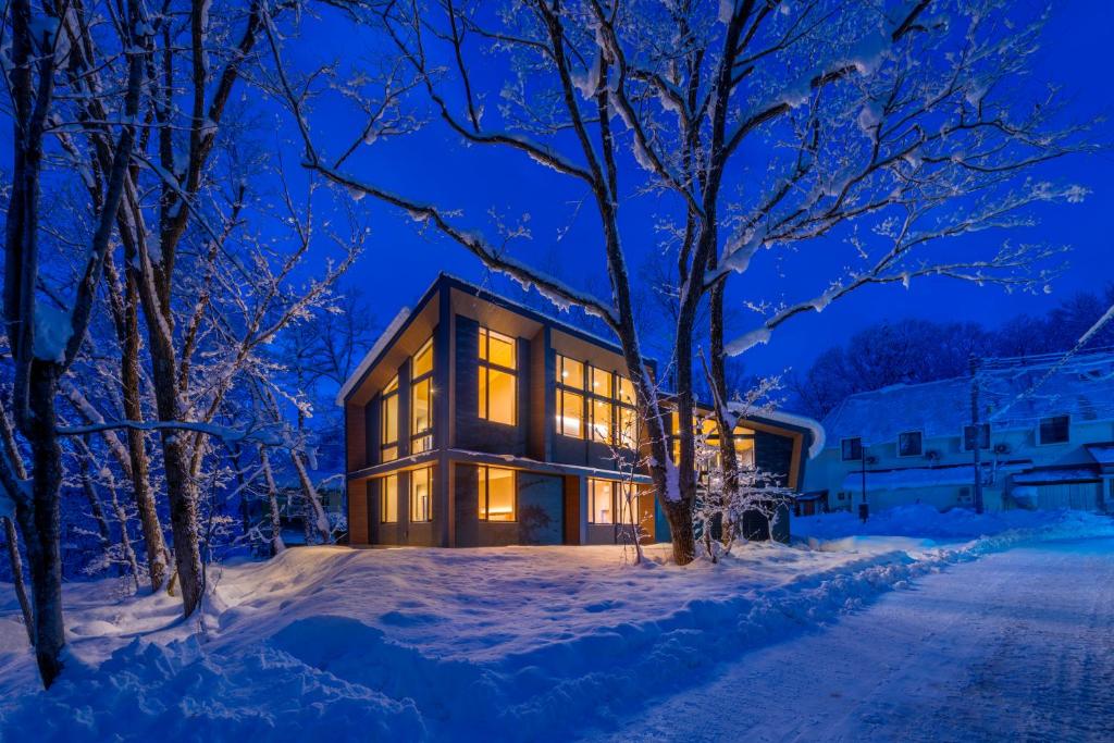Villa Lily by Hakuba White Fox Company — photo 1