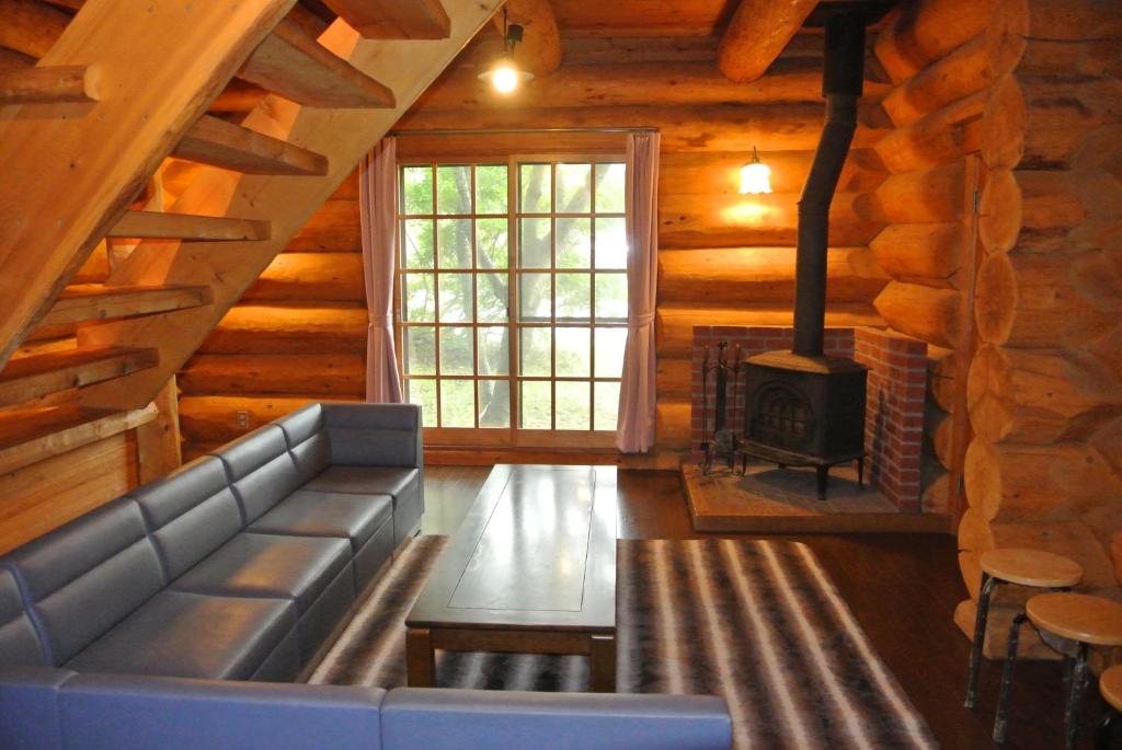 White Tree Log House Madarao Tangram — photo 1