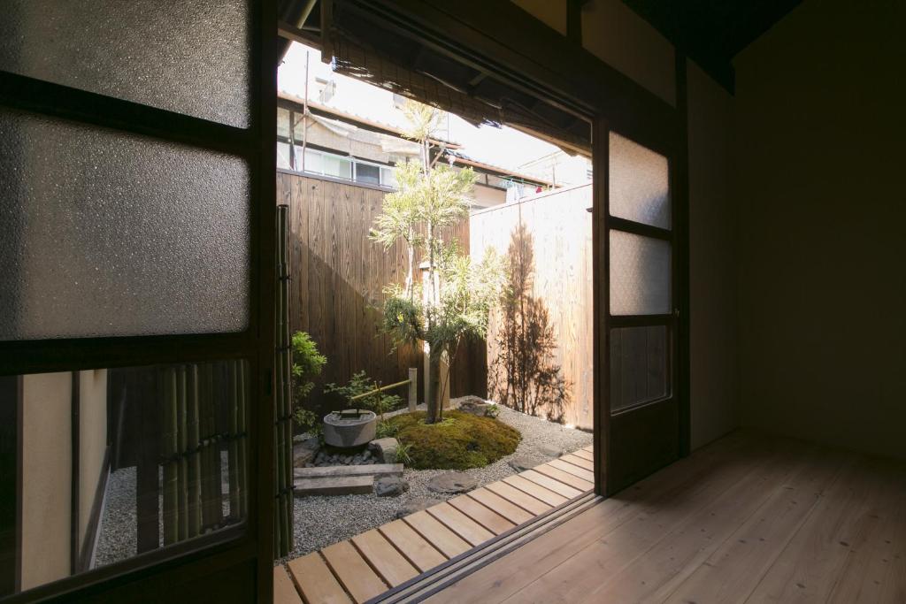 Heiankyu-dairi no Yado Private Machiya Townhouse in Kyoto photo 2
