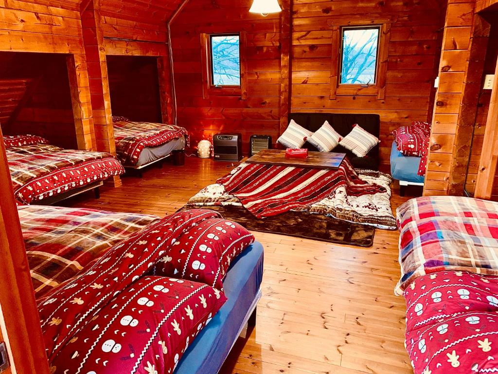 Tomy's Log House - Need CAR photo 2