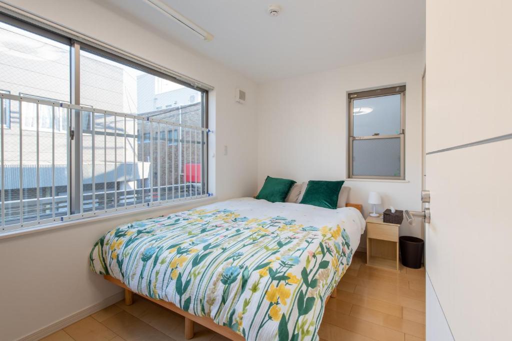 新宿6丁目戸建 photo 2