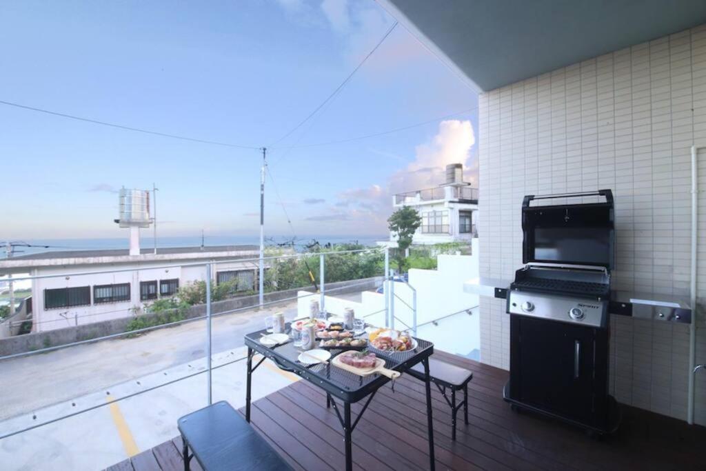 SMIRE STAY OKINAWA weiberプライベートBBQ 沖縄リゾートの新築一軒家 — photo 1