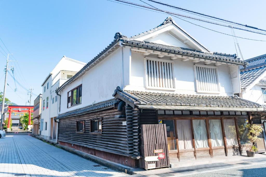 篠山城下町ゲストハウス inosica — photo 1