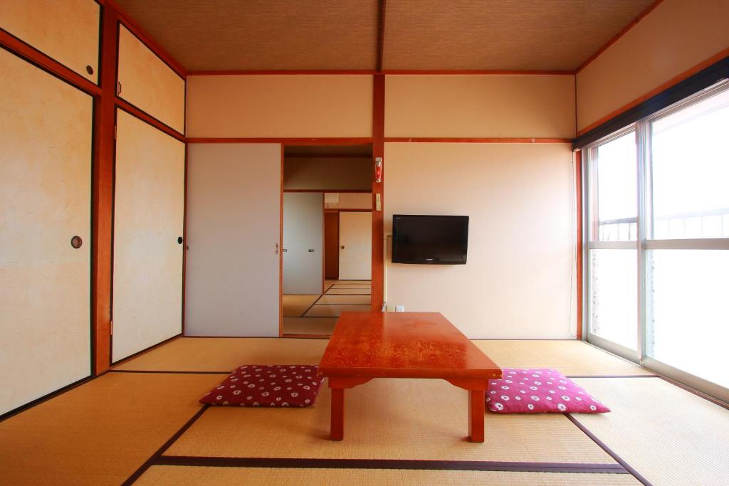 Family Ryokan Kawakyu with Showa Retro photo 3