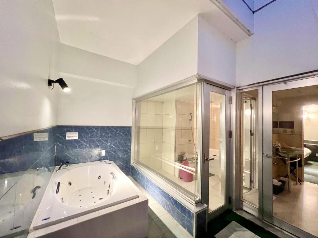 SKY Lmine Takeo LOVEHOTEL photo 3