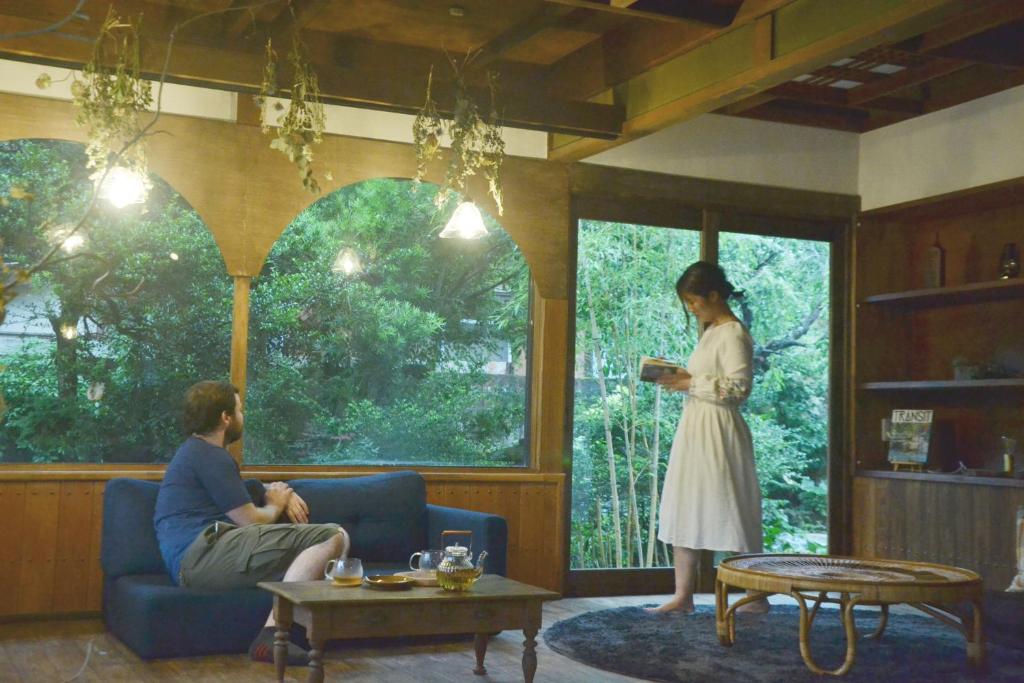 野窓 Nomadノマド Tsuwano GuestHouse & Cafe Lounge photo 2
