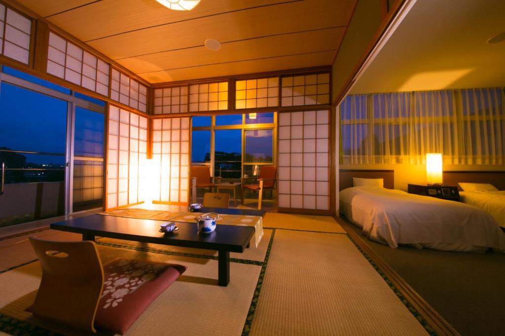 Tashiro Annex photo 2