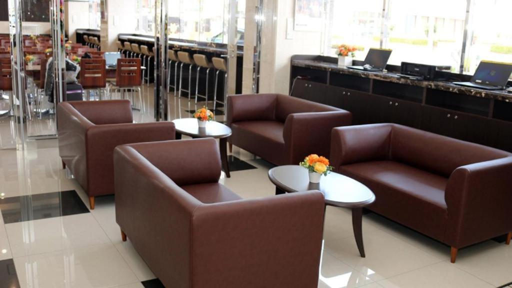 Toyoko Inn Gumma Isesaki Ekimae photo 2