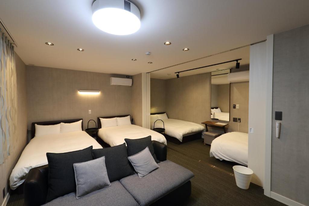 White Crystal RoomB photo 2