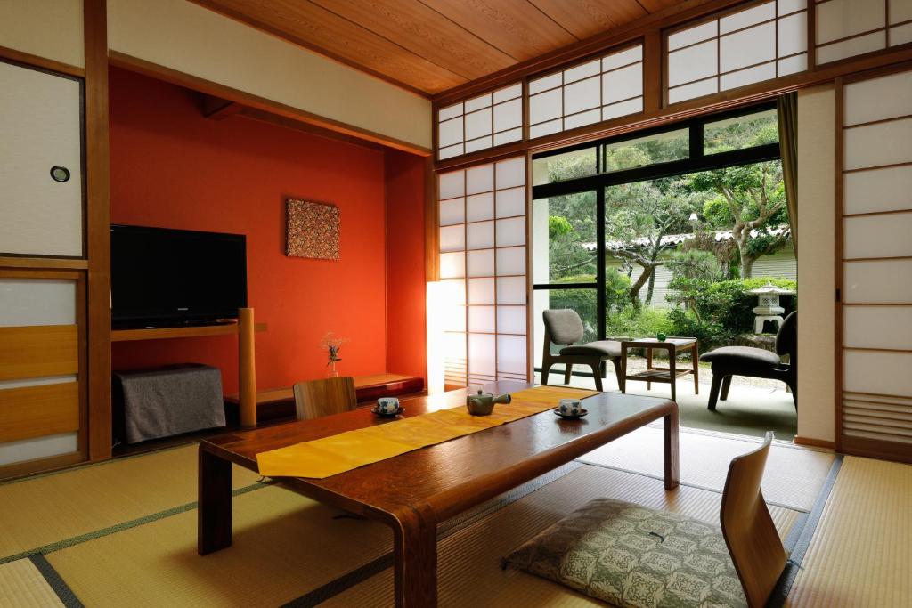 たまご肌美人の湯 美榛苑 — photo 1