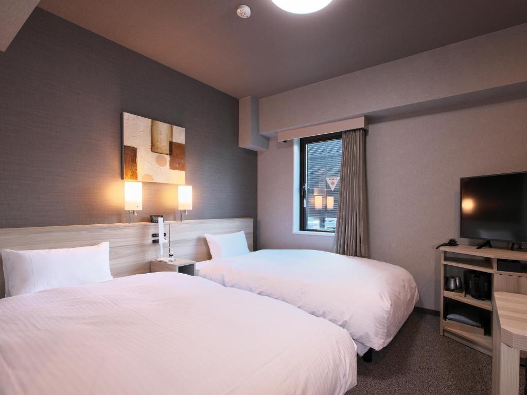 Hotel Route-Inn Toyama Ekimae photo 2