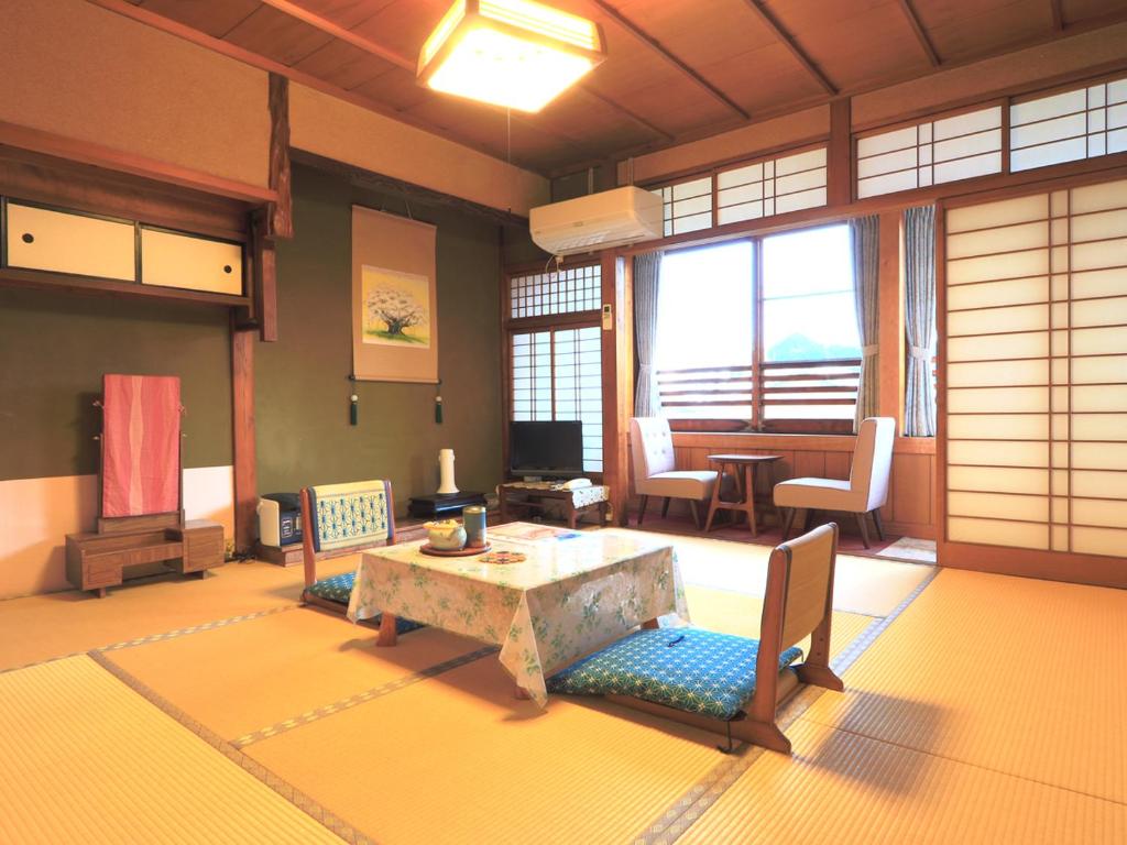 Ougiya Ryokan photo 2