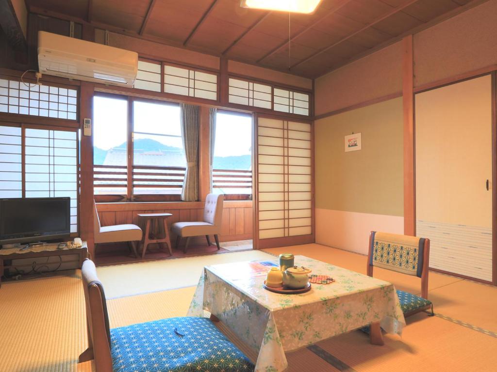 Ougiya Ryokan photo 3