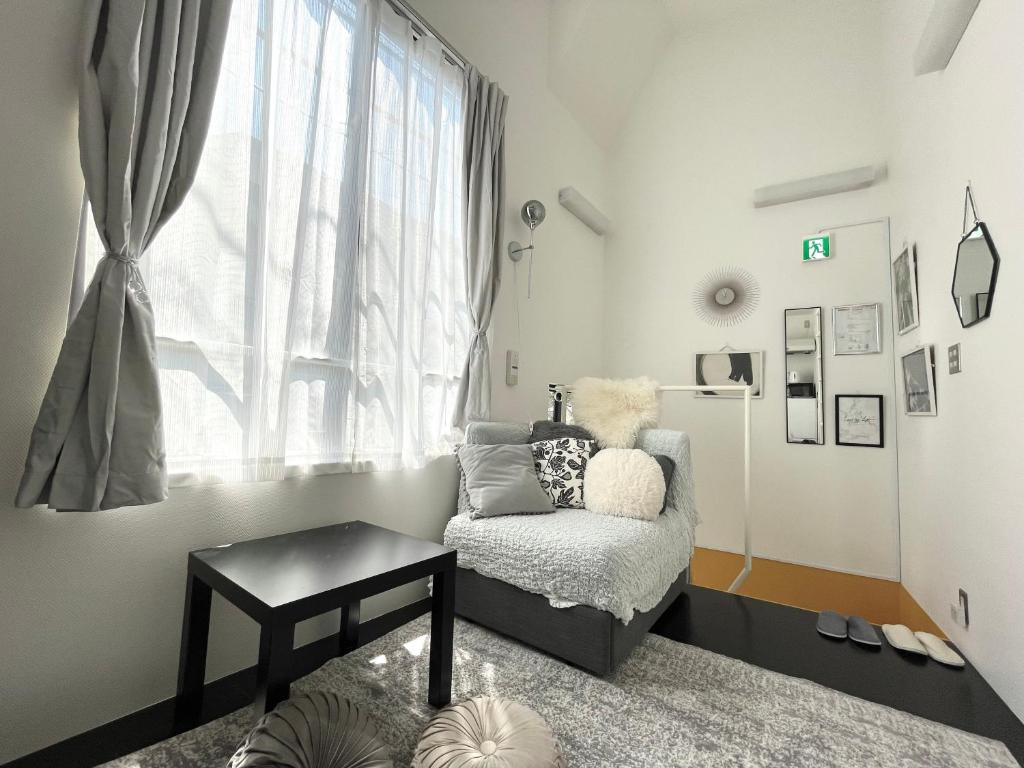 1 stop to Shinjuku! Central NAKANO! up to 3ppl.cozy bright room. photo 2