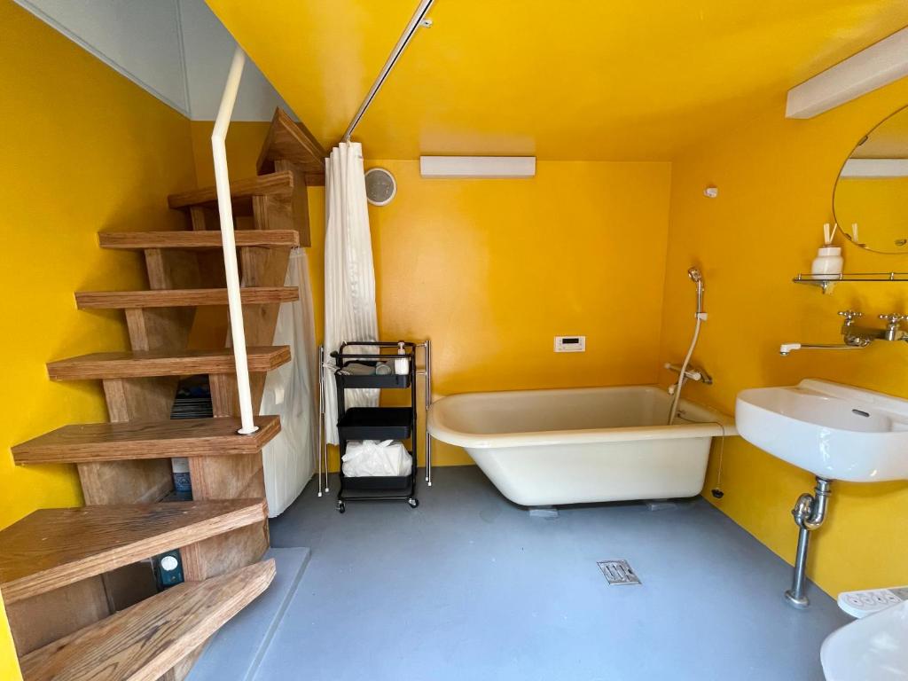 1 stop to Shinjuku! Central NAKANO! up to 3ppl.cozy bright room. photo 3