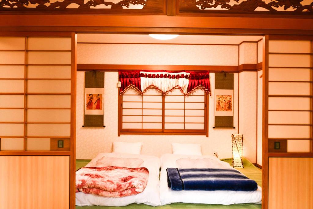 媛楽園 松山中心地及び道後温泉に近い家族やグループ旅行の多人数が泊まれる快適な宿 photo 2