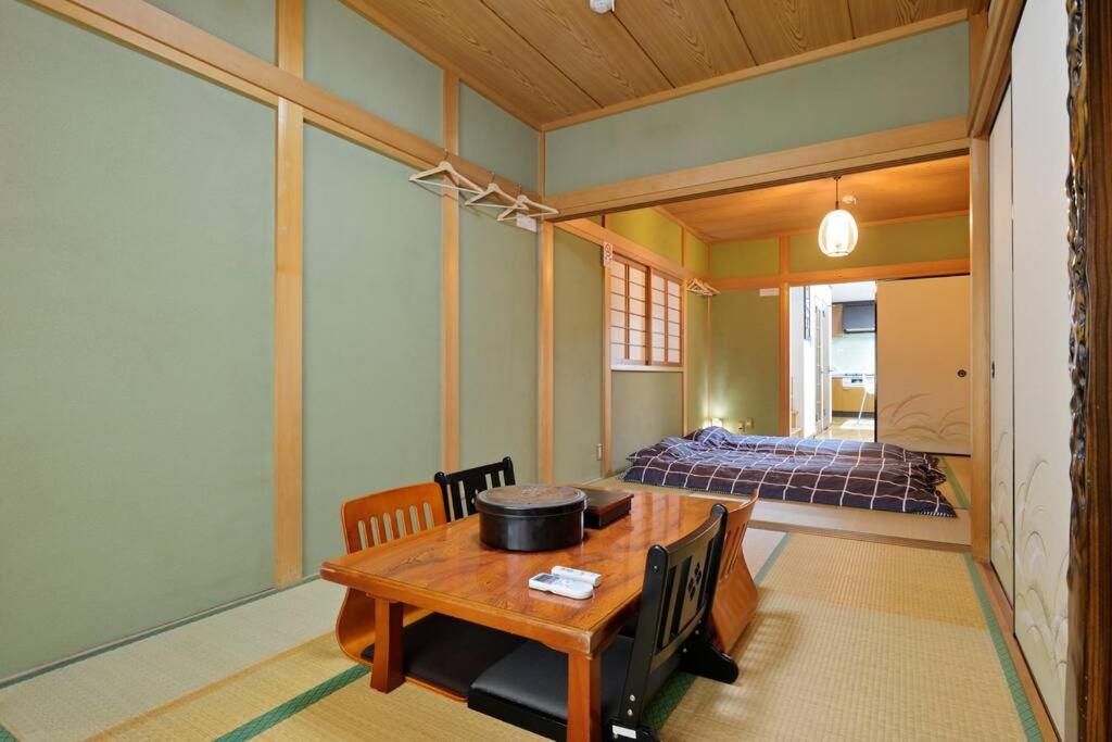 Guest House TIHARU 6bedrooms12people max and Straight to USJ and Near the hot spring photo 2