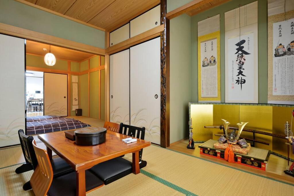 Guest House TIHARU 6bedrooms12people max and Straight to USJ and Near the hot spring photo 3