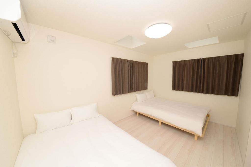 NYHotel 3 新宿2階建て3室1バスルーム1シャワー2トイレ photo 2