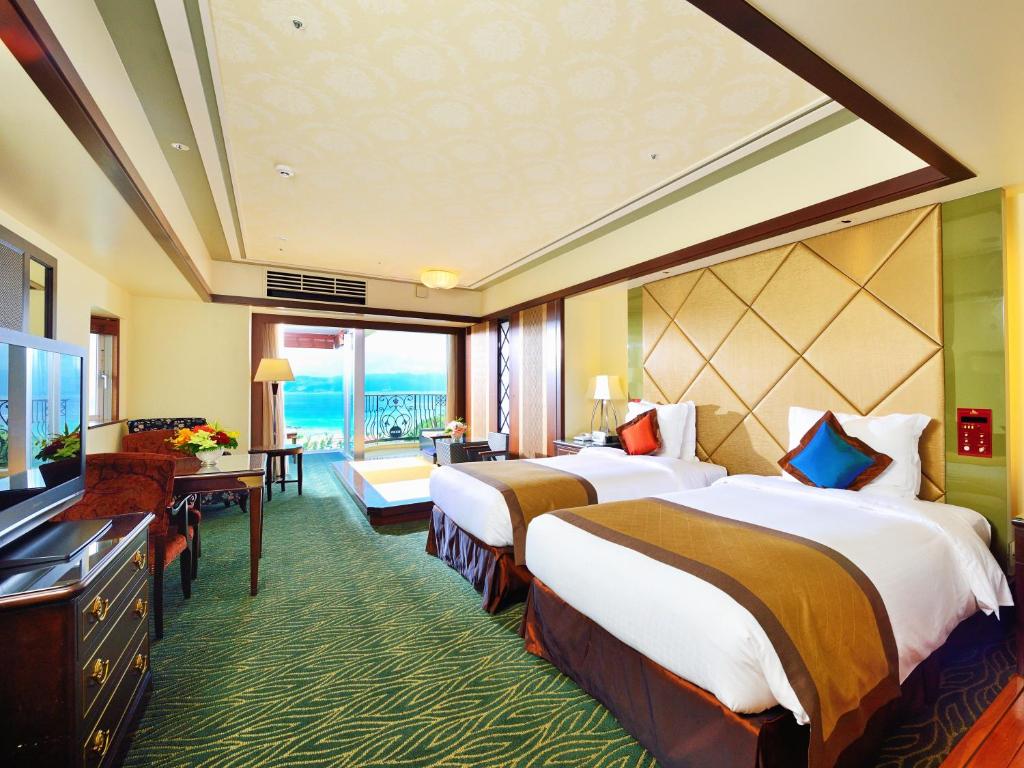 Okinawa Kariyushi Resort EXES Onna photo 2