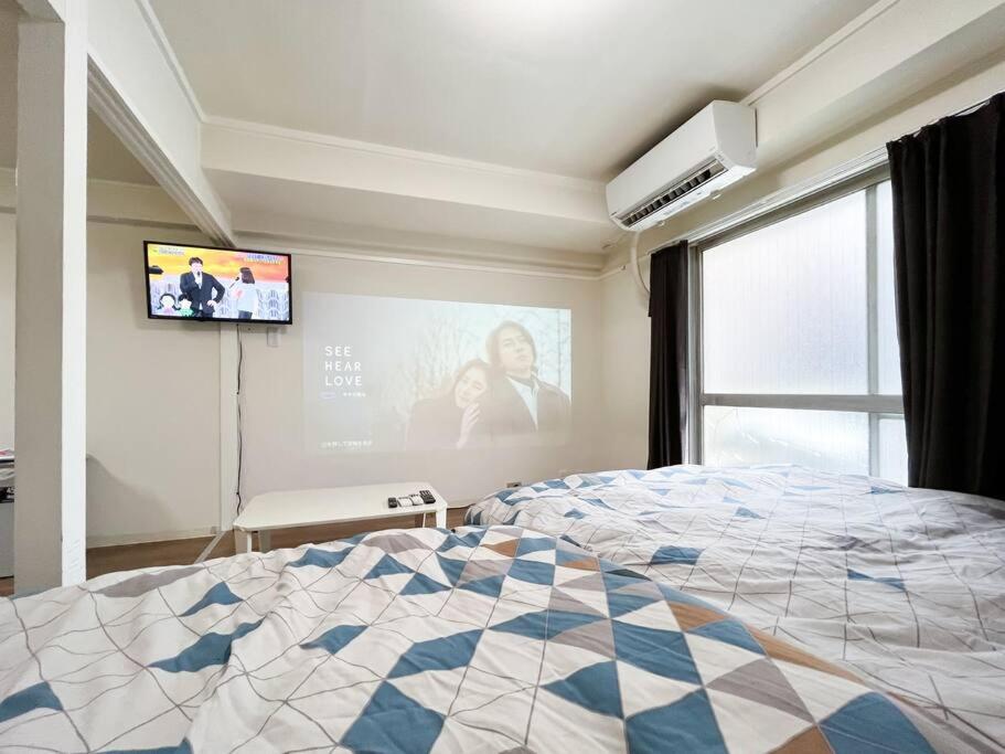 Shinjuku 3 min walk from stationp #projector OH33 photo 2