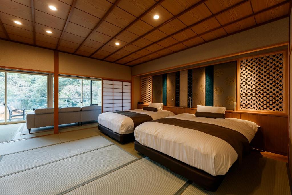 Tachibana Shikitei photo 3