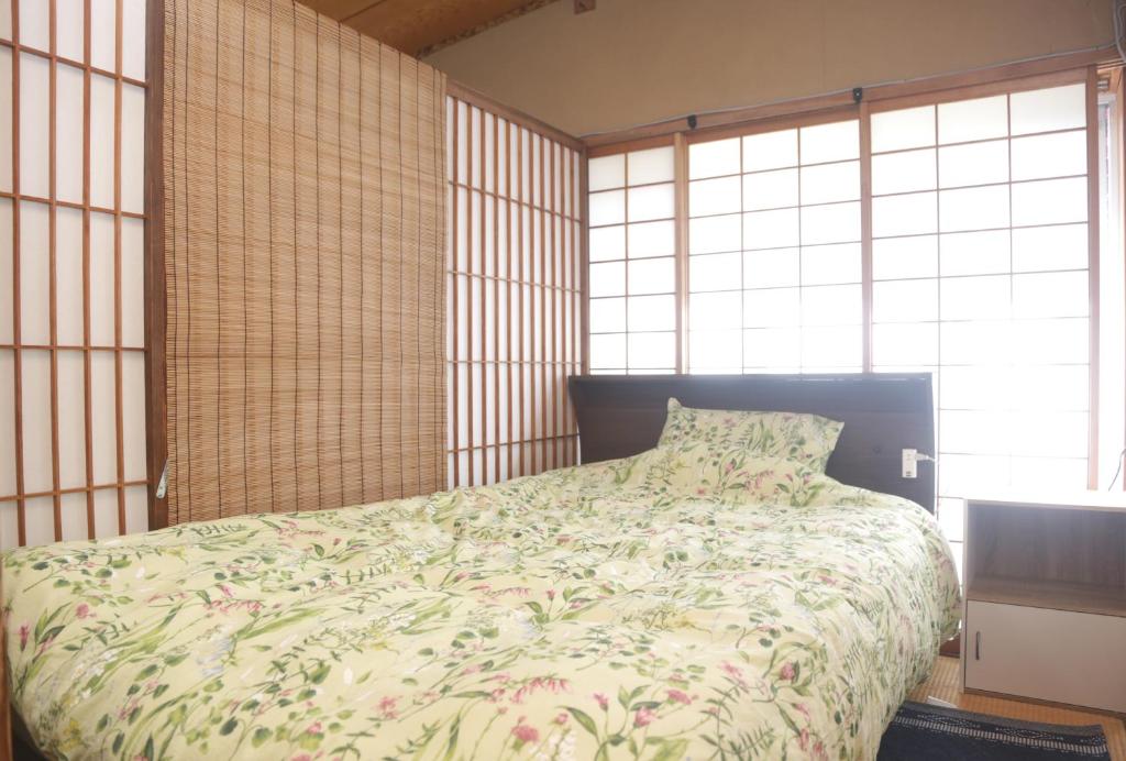 Yamanouchi sekisan chi photo 2