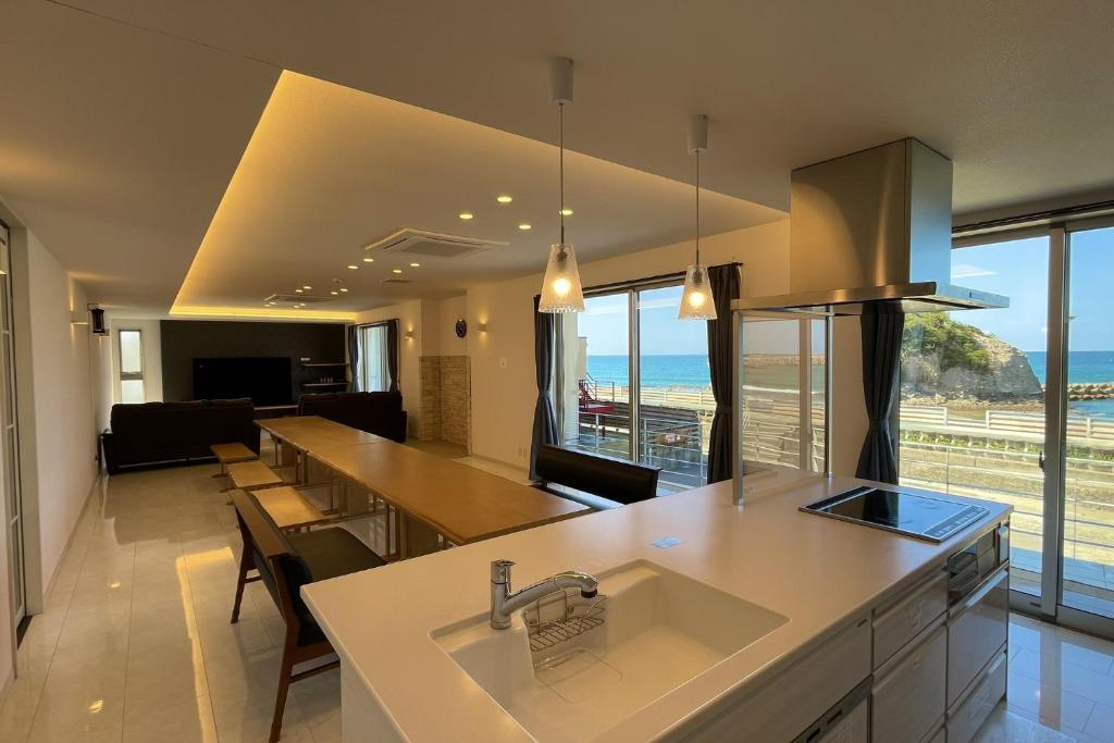 Nishikata Beach House 2 -西方海岸貸別荘 弐号- — photo 1