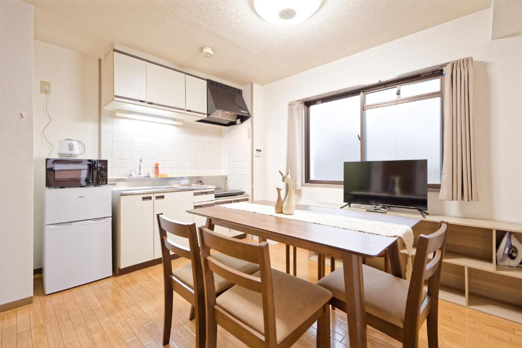 Shinjuku Waseda Earthtone Apartment — photo 1