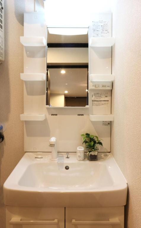 Shin Osaka Grand Heights SG11 photo 3