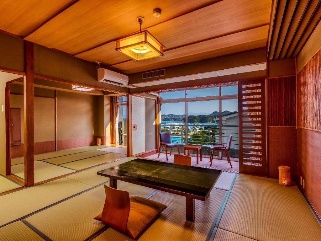 Ooedo Onsen Monogatari Premium Shirahama Saichoraku photo 2