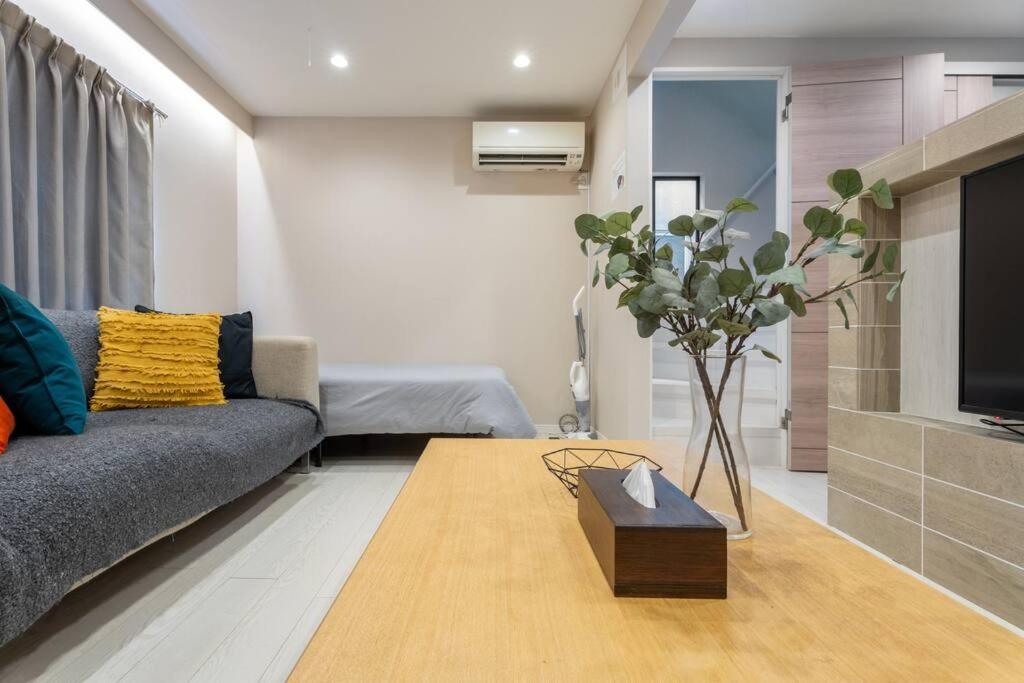 Great access to USJ and Dotonbori! Up to 8 people can stay NETFLIX photo 3
