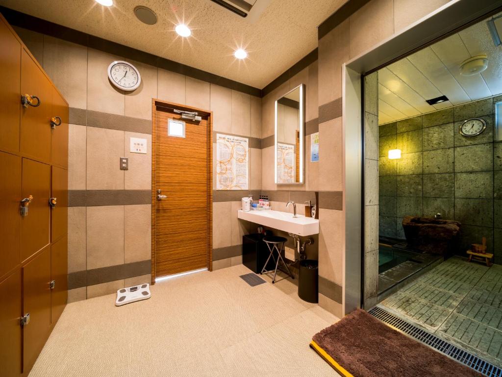 Super Hotel Niihama photo 3