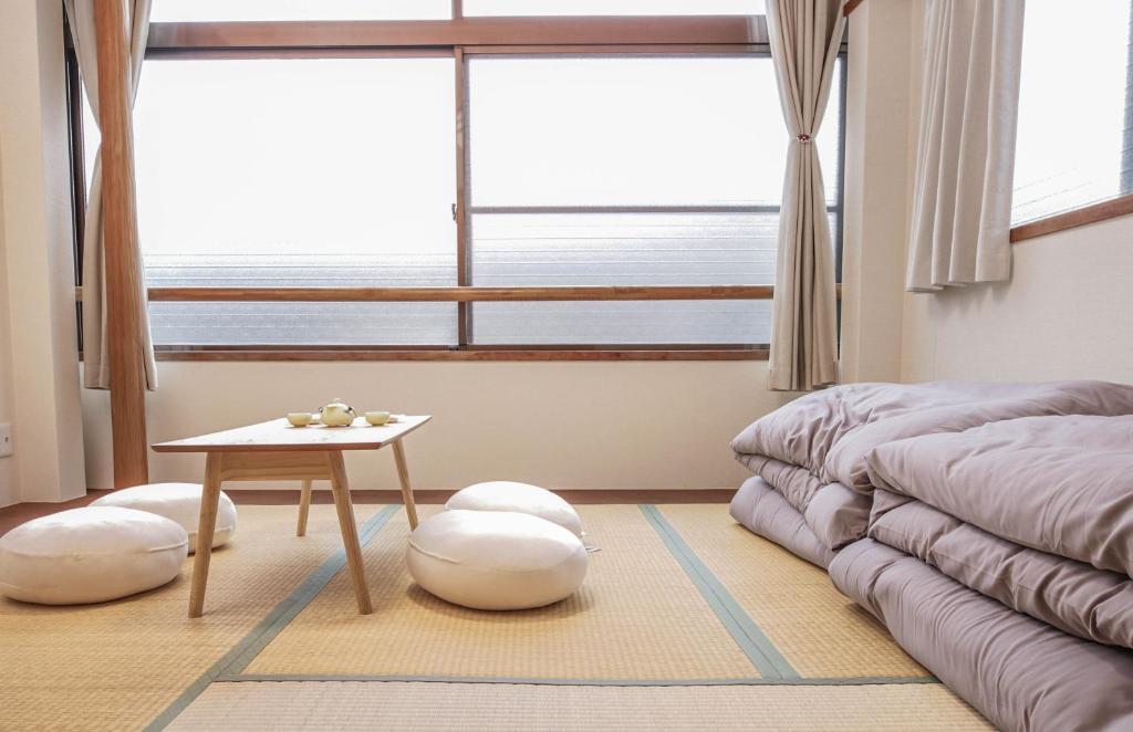 Beautiful Balcony 8ppl 4BR House 4min to subway 心の宿 小路小栈 liubj2 photo 2