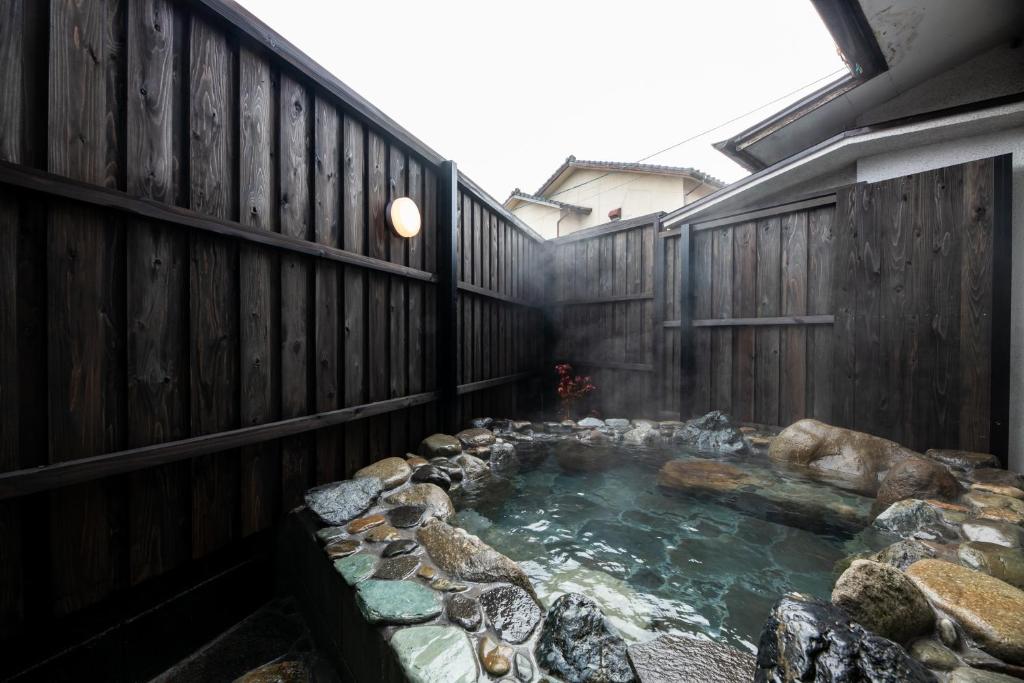 Hana Azusa — photo 1