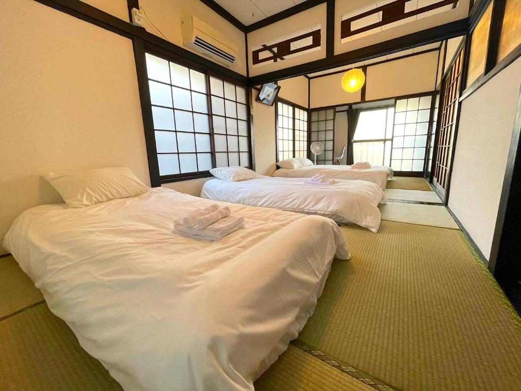 Edo traditional house Skytree view Asakusa line photo 2