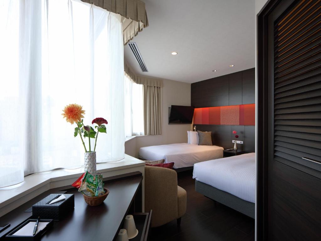 Red Roof Inn & Suites Osaka Namba Nipponbashi photo 2