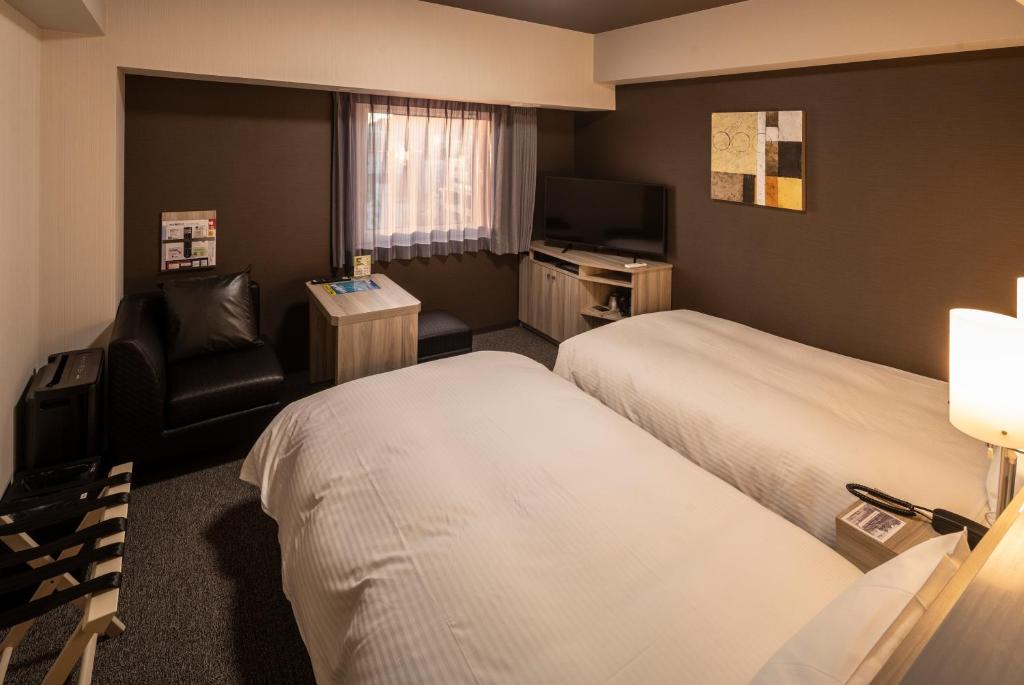 Hotel Route Inn Matsuyama Chuo -Katsuyama Dori- photo 2