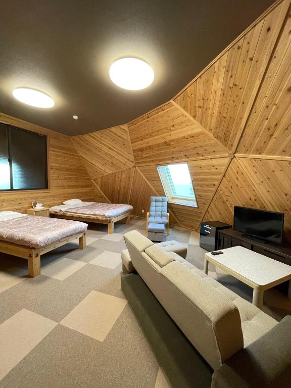 Takahira Base photo 2