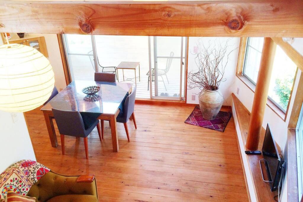 Woody house — photo 1