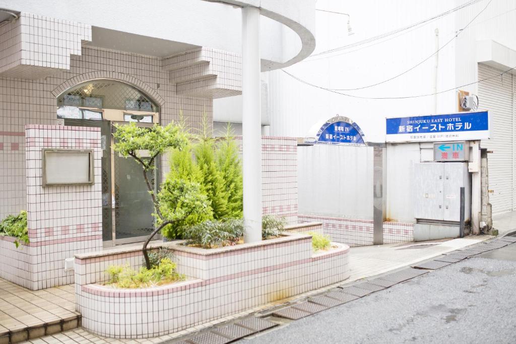 Shinjuku East Hotel — photo 1