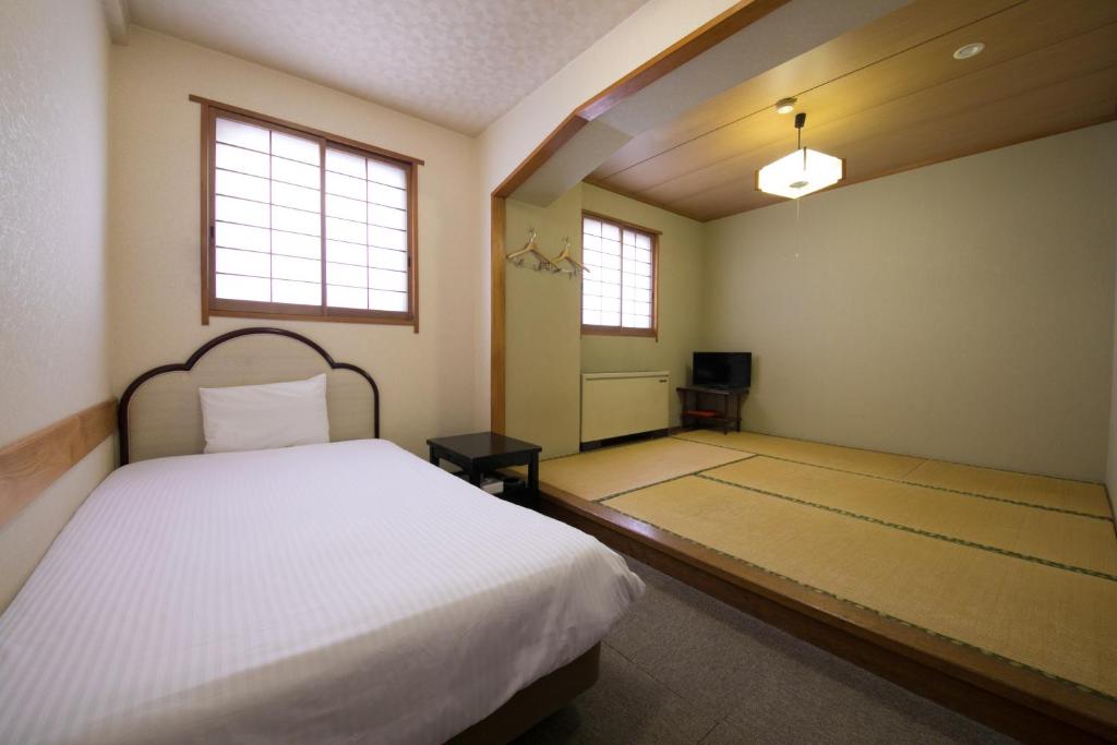 Heiwadai Hotel Otemon photo 2