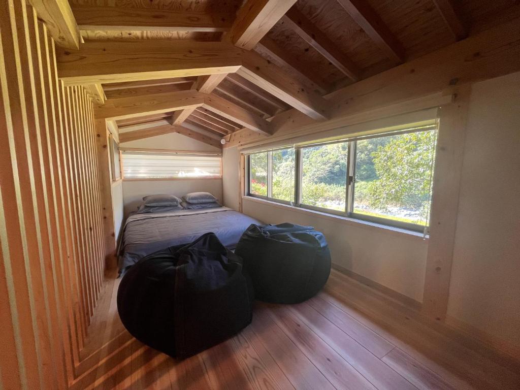 CrossFit Otoyo Strength "TINY HOUSE" free Firepit — photo 1
