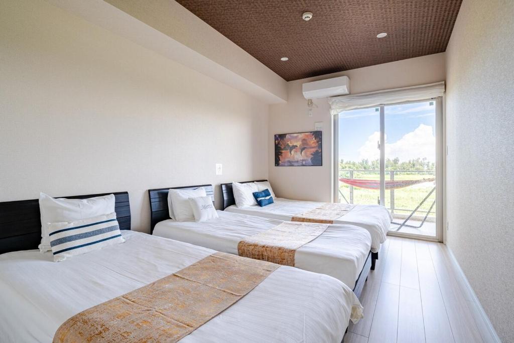 You can enter the beach by swimwear from the room photo 2
