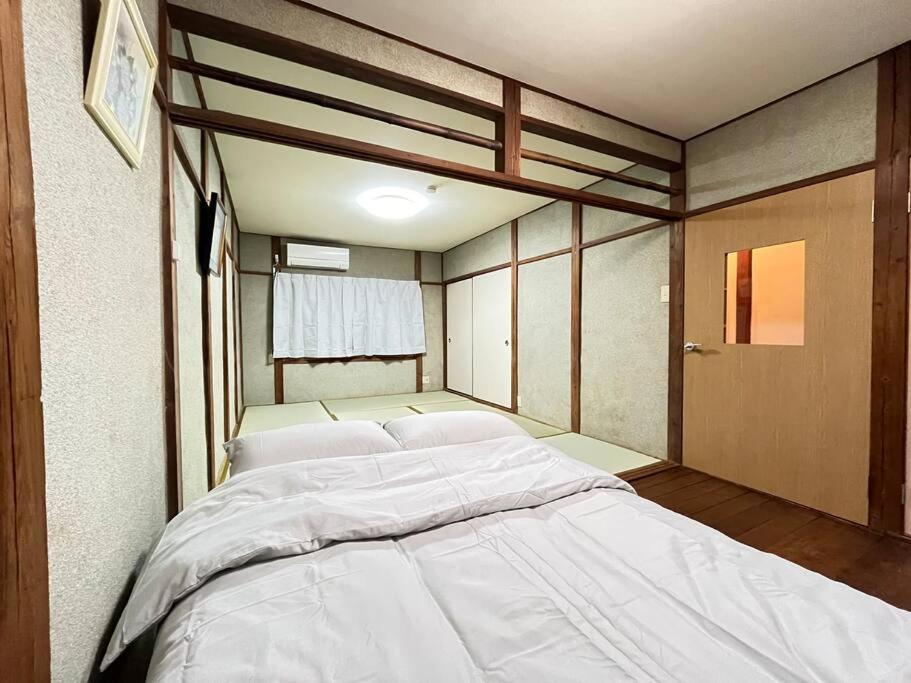 最大８人様まで宿泊可能な１棟貸しです！近鉄八尾駅から徒歩３分！ photo 2