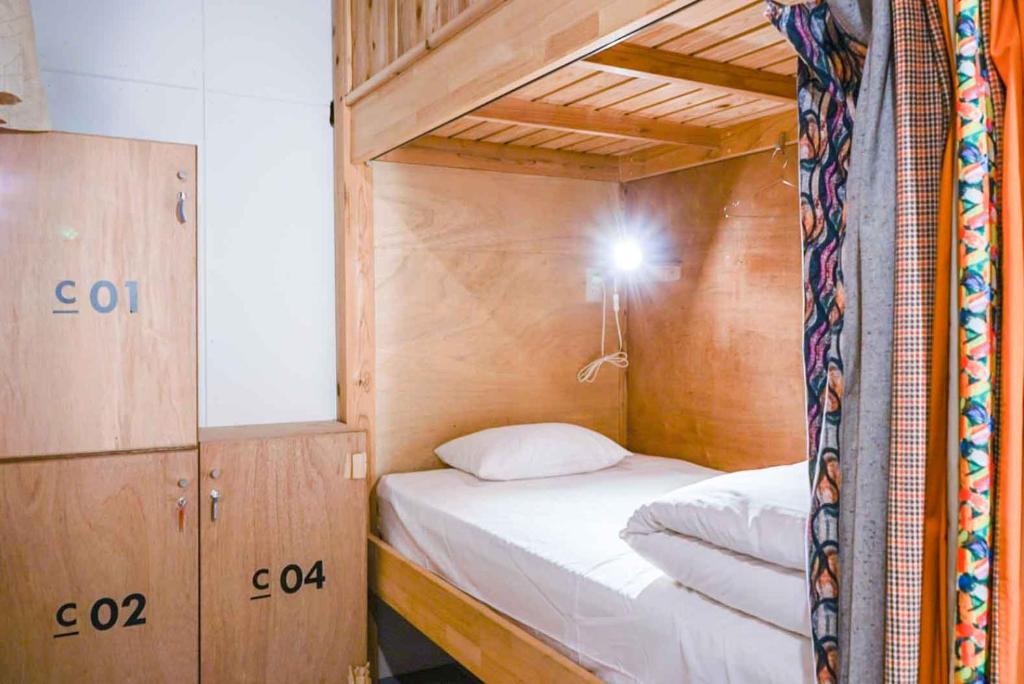 Hostel TangaTable photo 2
