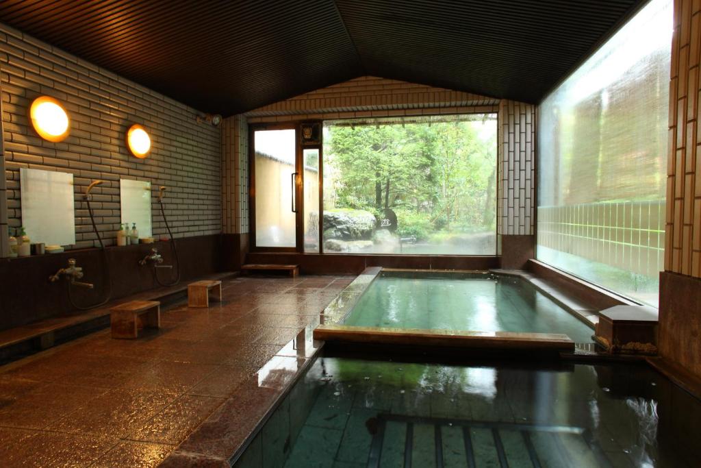 Yudanaka Yumoto photo 3